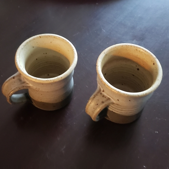 Pair of Rustic Pretty Pottery Mugs - Picture 2 of 9